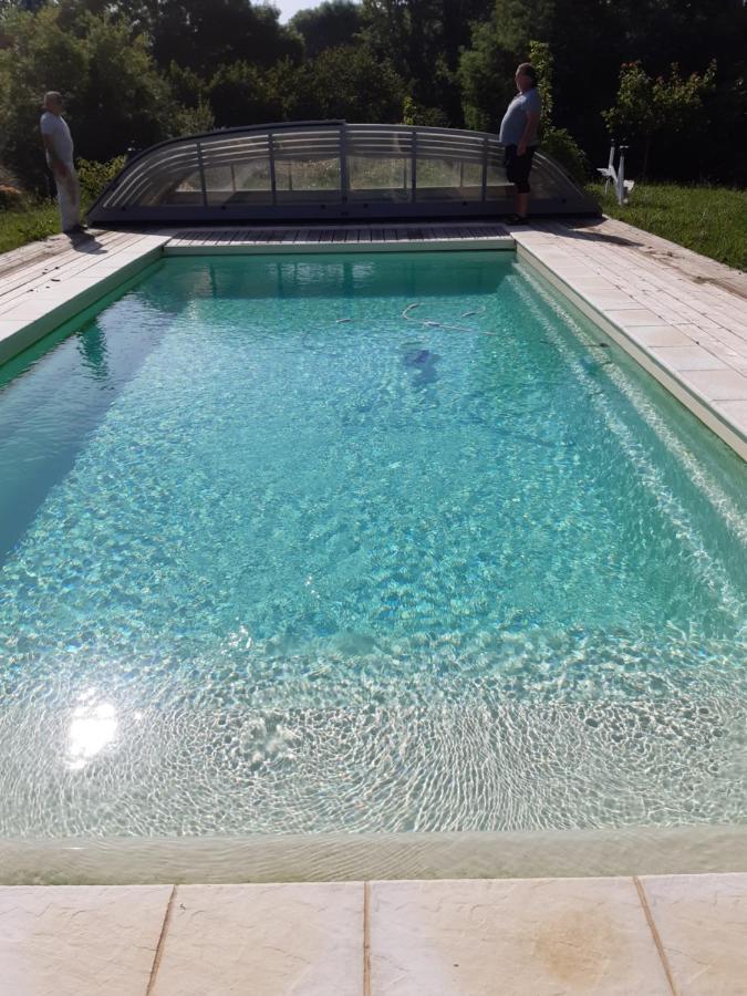 Chambre Familiale Avec Piscine Chauffee Et Jacuzzi Bernadets-Debat Exterior photo